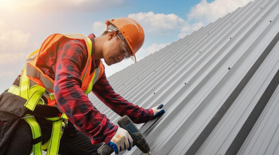Professional gutter cleaning in Bellevue, ID